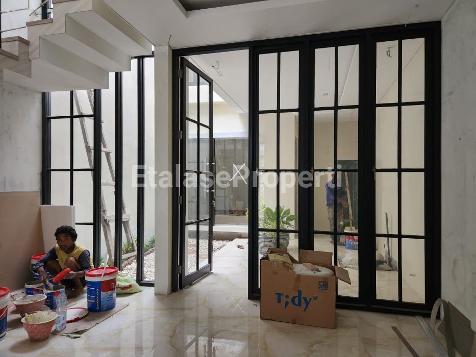 Foto properti JUAL Rumah Baru Furnished ! Lokasi Gresik Kota 6