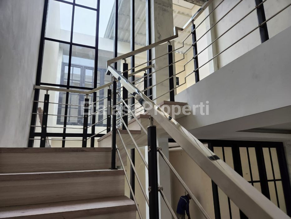 Foto properti JUAL Rumah Baru Furnished ! Lokasi Gresik Kota 8