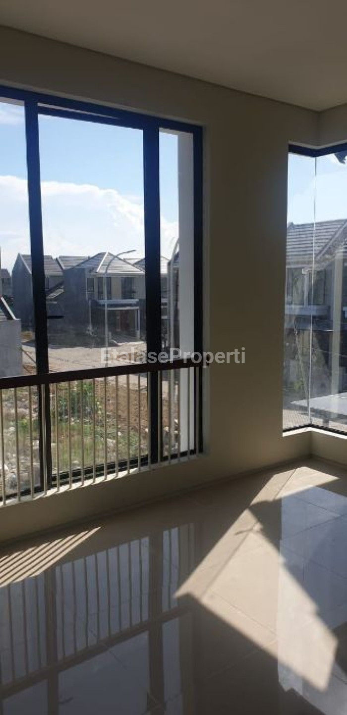 Foto properti Dijual  Rumah 2 Lantai 7