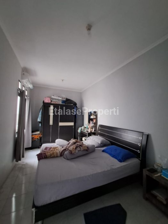 Foto properti Jual Rumah Puri Surya Jaya Valencia Residence, Full Furnished! 4