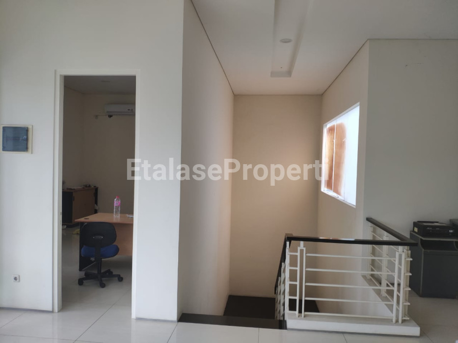 Foto properti Rumah Mewah Minimalis Siap Huni Di Graha Famili Blok SS Surabaya Barat 5