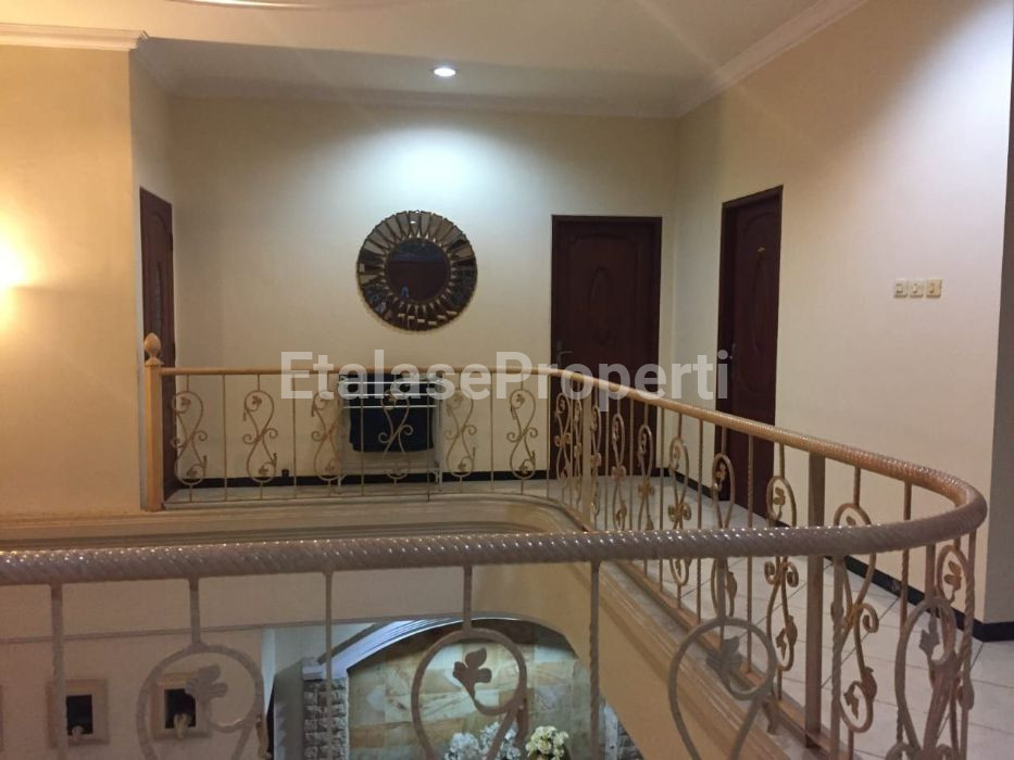 Foto properti Rumah 2 Lantai Siap Huni Di Sutorejo Prima 7