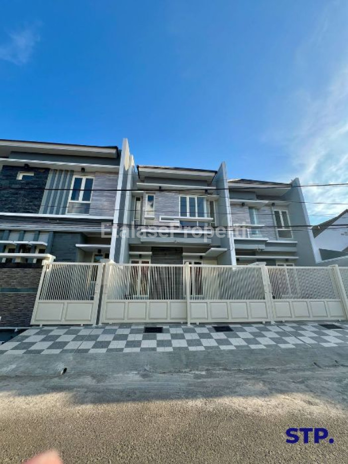 Foto properti Ada 4 Unit, Rumah Modern 2 Lantai Di Jemursari Timur Tipe D 1