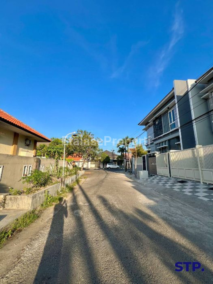 Foto properti Ada 4 Unit, Rumah Modern 2 Lantai Di Jemursari Timur Tipe D 5