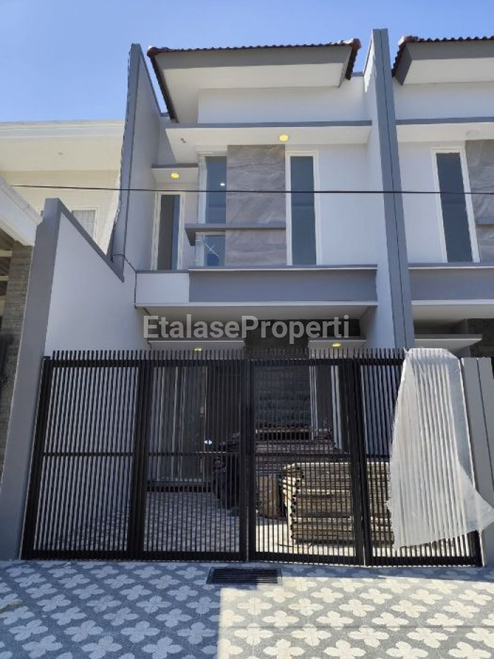 Foto properti Jual Rumah Baru Sutorejo 3