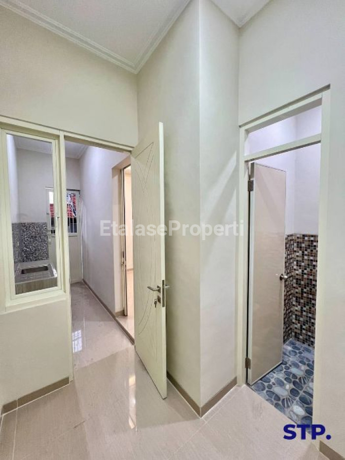 Foto properti Rumah Scandinavian Modern Di Tenggilis Tengah 5
