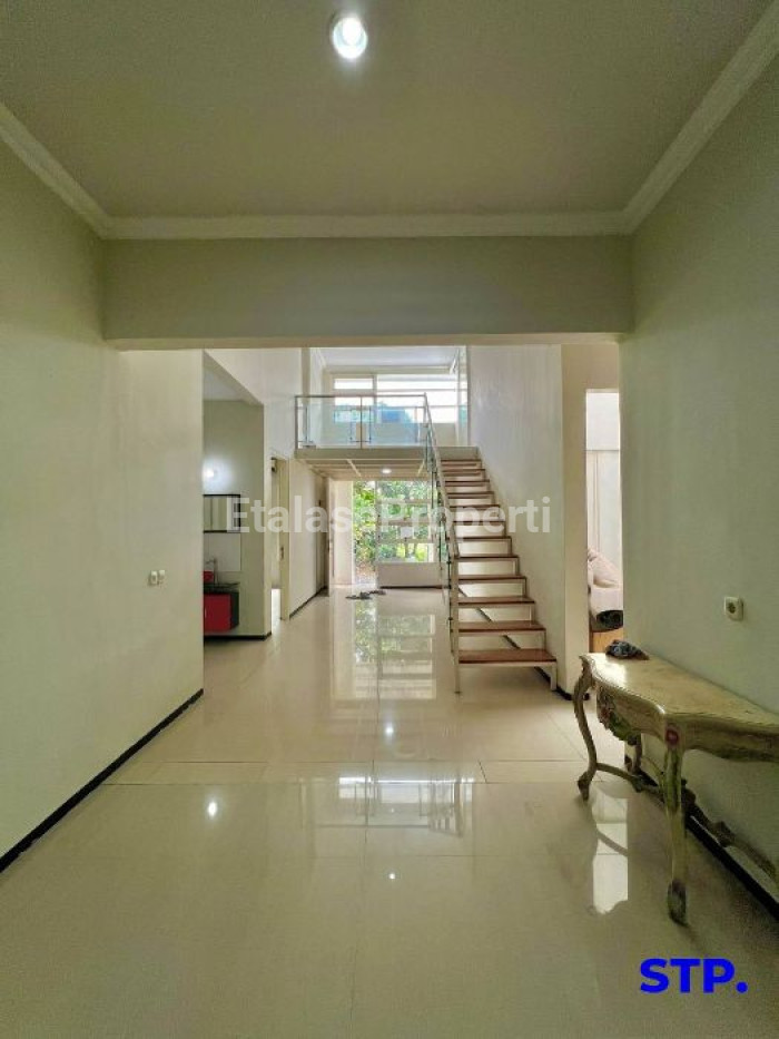 Foto properti Disewakan, Rumah Citraland Cluster Eastwood Regency Ada POOL! 2