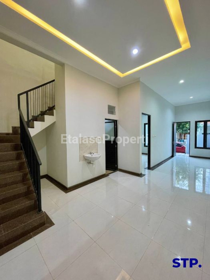 Foto properti Rumah Baru Minimalis Rungkut Asri Timur 2