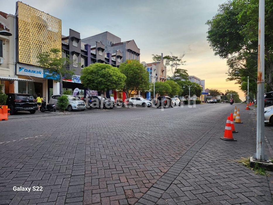 Foto properti 2 Ruko Jejer  Sentra Taman Gapura 1
