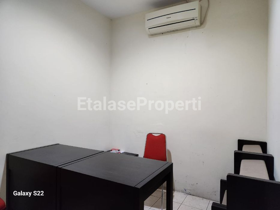 Foto properti 2 Ruko Jejer  Sentra Taman Gapura 6
