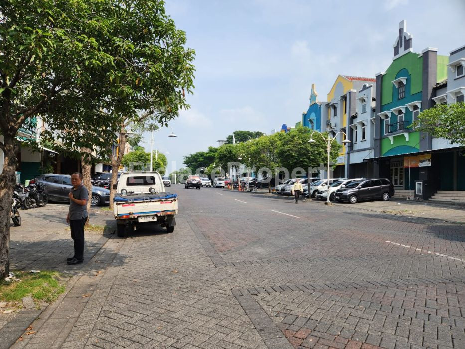 Foto properti 2 Ruko Jejer  Sentra Taman Gapura 7