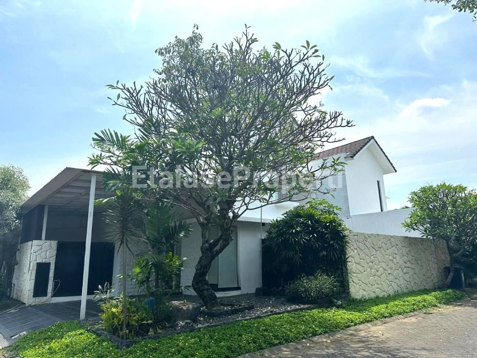 Foto properti Dijual/Disewakan Rumah Terawat & Nyaman Forest Mansion Full Furnished+Private Pool 2