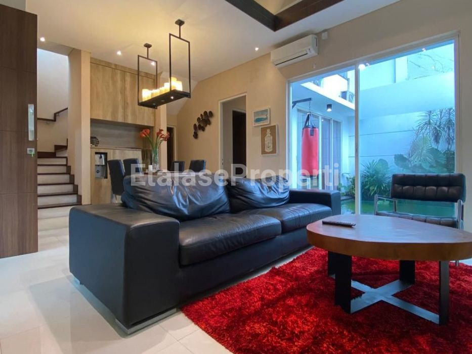 Foto properti Dijual/Disewakan Rumah Terawat & Nyaman Forest Mansion Full Furnished+Private Pool 3