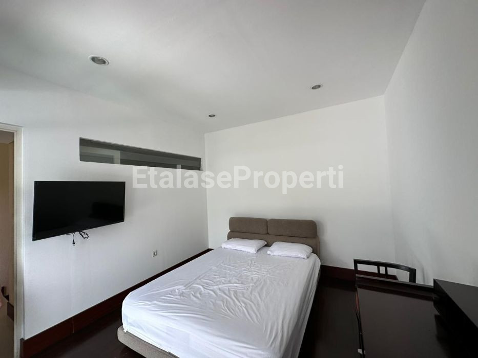 Foto properti Dijual/Disewakan Rumah Terawat & Nyaman Forest Mansion Full Furnished+Private Pool 5