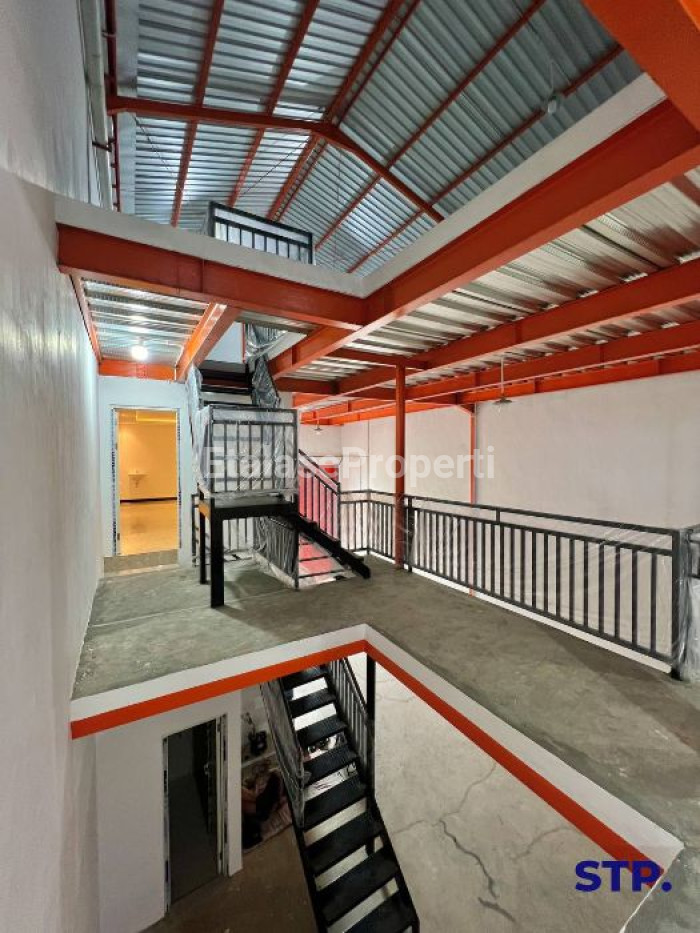 Foto properti Sewa, Gudang Kantor Mewah Di Kalijudan MERR 9