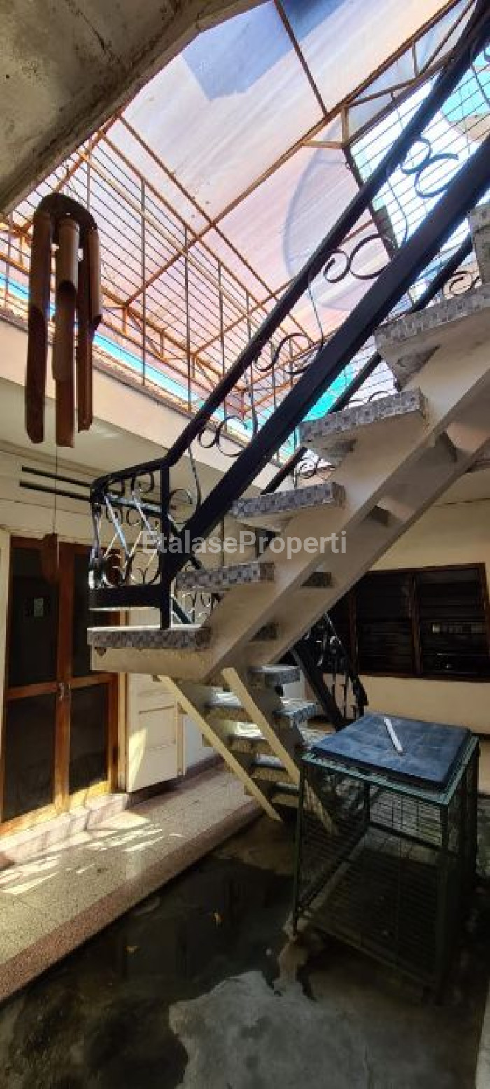Foto properti *DIJUAL DIBAWAH PASARAN RUMAH STYLE KOLONIAL JALAN AMBENGAN* 7