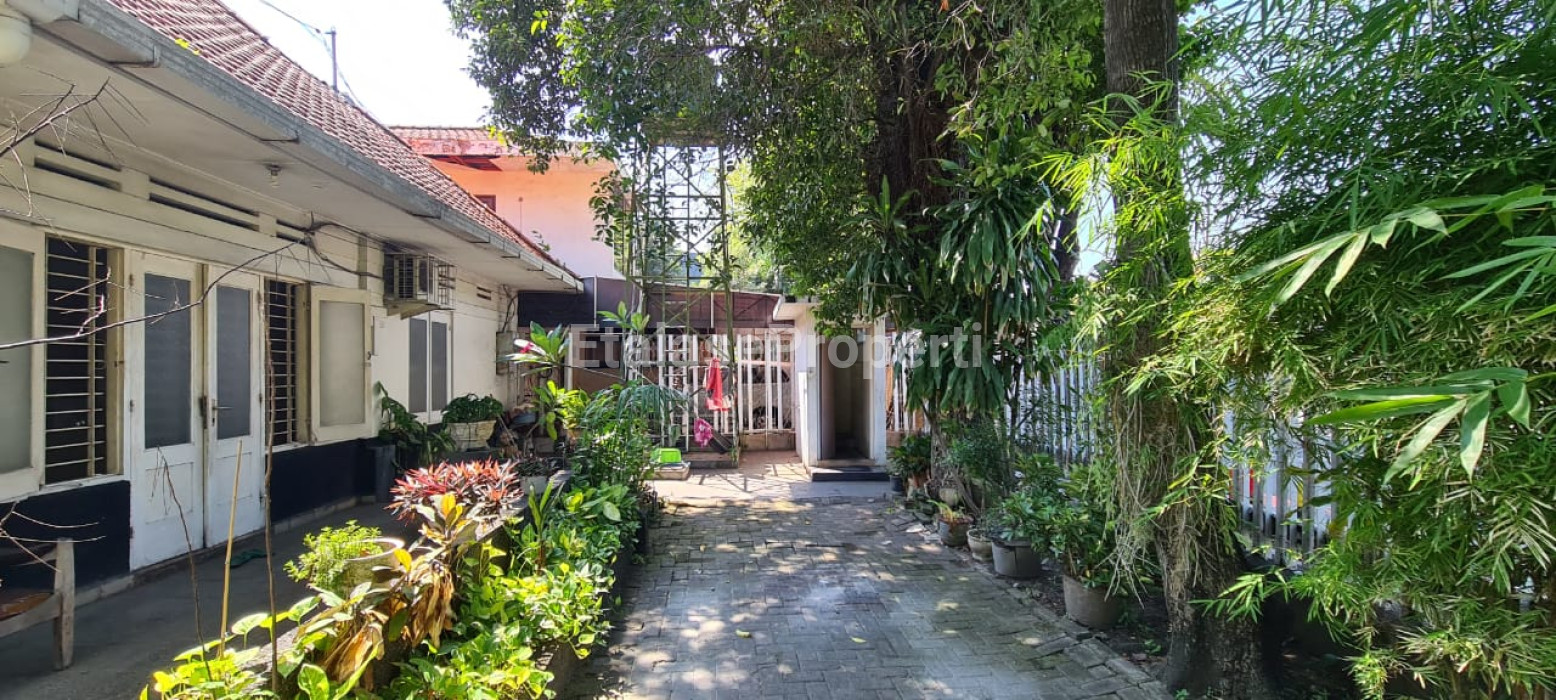 Foto properti *DIJUAL DIBAWAH PASARAN RUMAH STYLE KOLONIAL JALAN AMBENGAN* 9