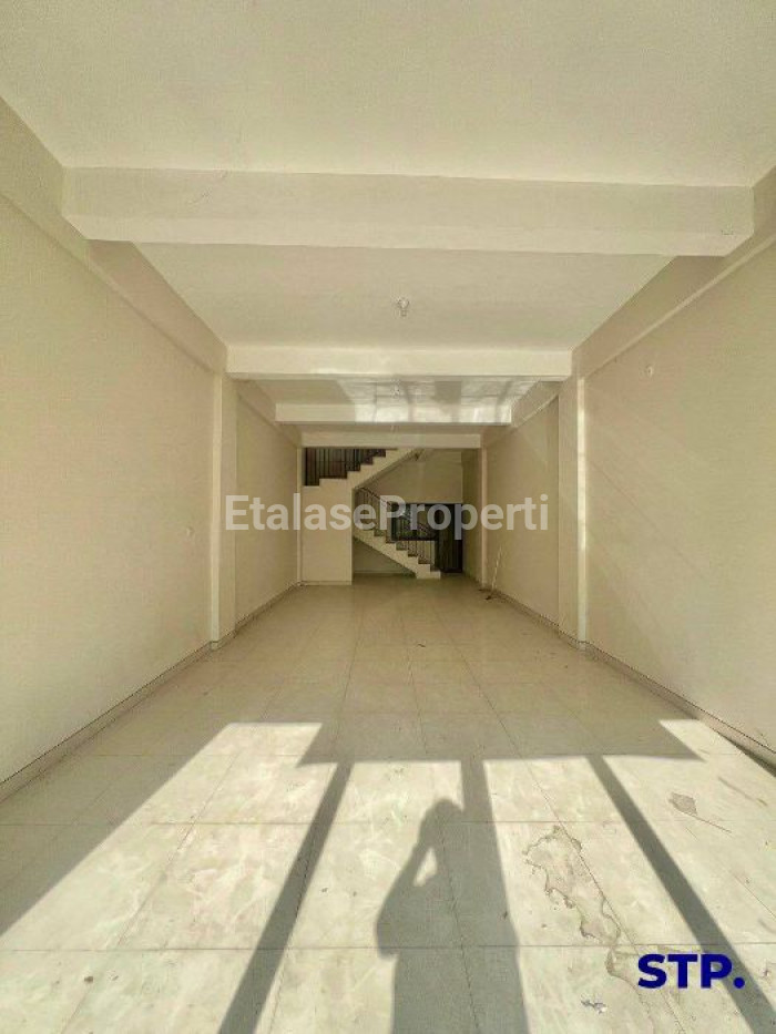 Foto properti Jual, Ruko Mewah 4 Lantai Di Raya MERR 3