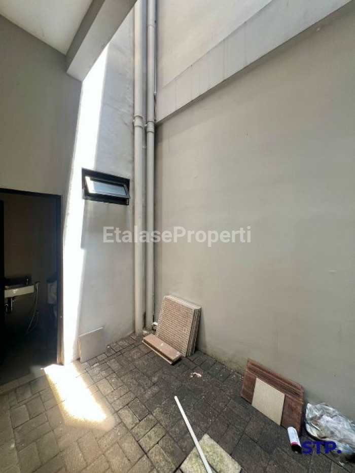 Foto properti Jual, Ruko Mewah 4 Lantai Di Raya MERR 4