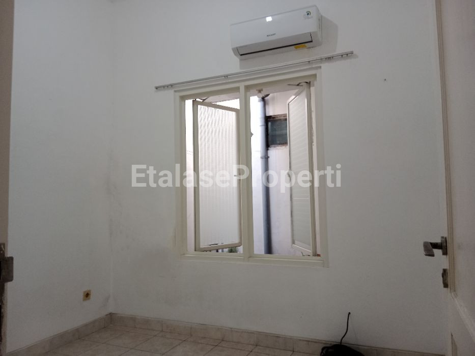 Foto properti Disewakan Rumah 1,5 Lt Terawat Dan Bersih Siap Huni Perumahan Purimas 5