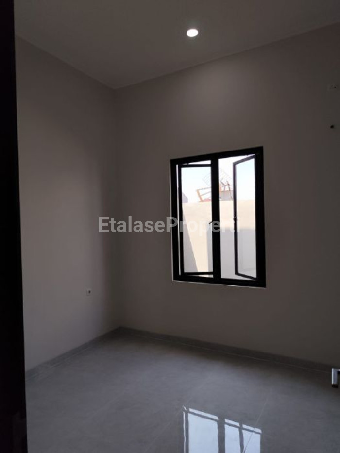 Foto properti Jual Rumah Baru Mulyosari 4