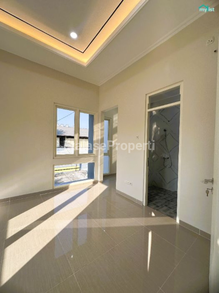 Foto properti Rumah Baru Gress 2 Lt Model Scandinavian Tenggilis Tengah Dekat Raya Prapen Dan Jemursari 4