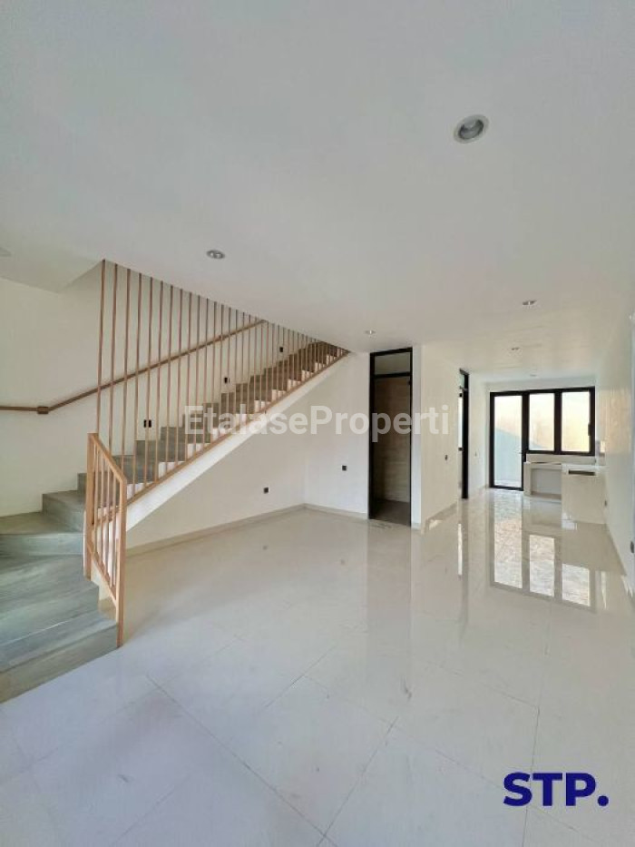 Foto properti 2 Master Bedroom! Rumah Pondok Tjandra Cluster Jeruk 3