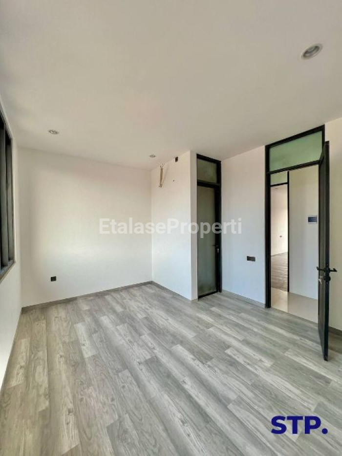 Foto properti 2 Master Bedroom! Rumah Pondok Tjandra Cluster Jeruk 8