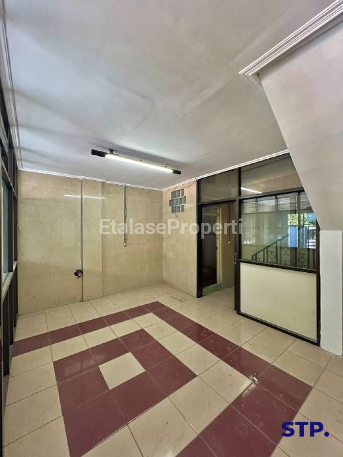 Foto properti Jual Ruko 4 Lantai Di Pucang Anom Timur 10