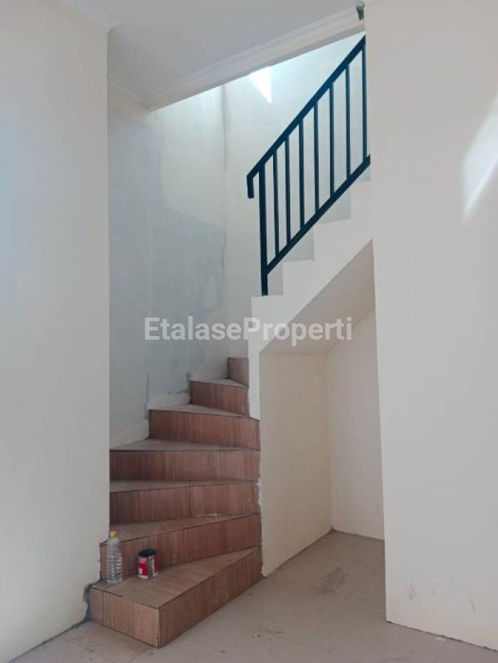 Foto properti Jual Rumah 2 Lantai Siap Huni Di Gunung Anyar Emas Surabaya 3