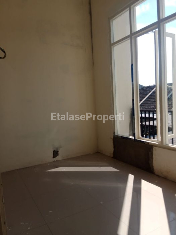 Foto properti Jual Rumah 2 Lantai Siap Huni Di Gunung Anyar Emas Surabaya 5