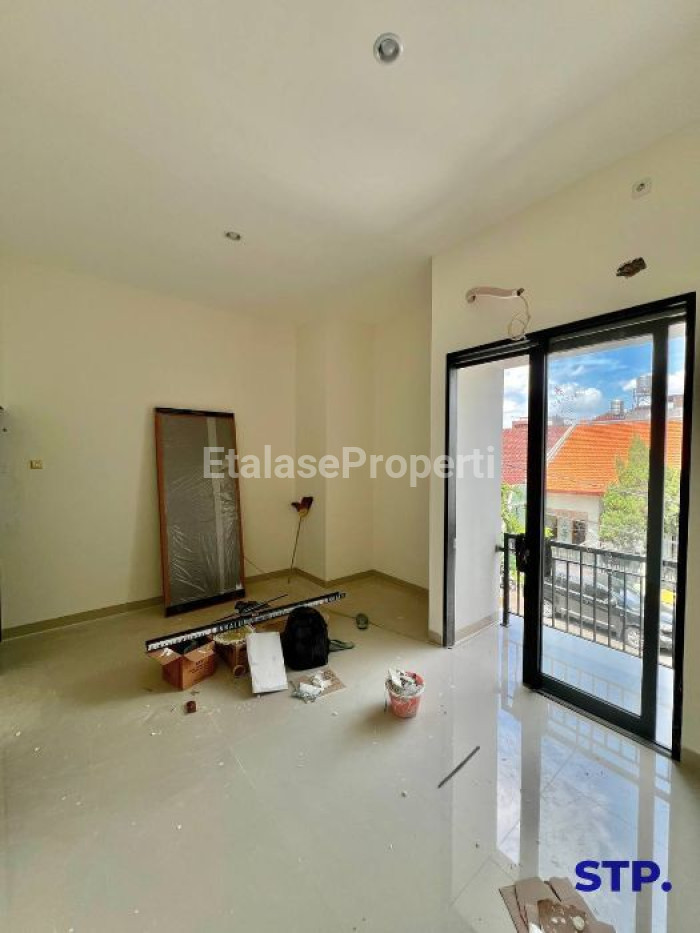 Foto properti Rumah Baru Minimalis 2 Lantai Di Rungkut Asri Barat 8