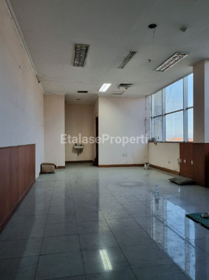 Foto properti Jual Gedung 4 Lantai  Jl. Raya Propinsi Di Tengah Kota Sidoarjo 4