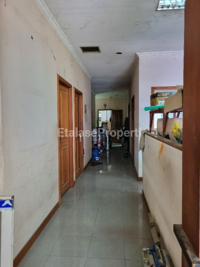 Foto properti Jual Gedung 4 Lantai  Jl. Raya Propinsi Di Tengah Kota Sidoarjo 5