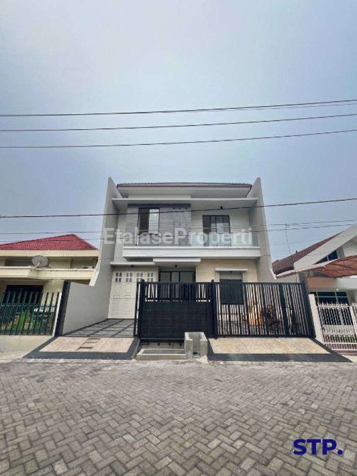 Foto properti Turun Harga - Rumah Baru Di Manyar Kertoadi Lebar 10 1