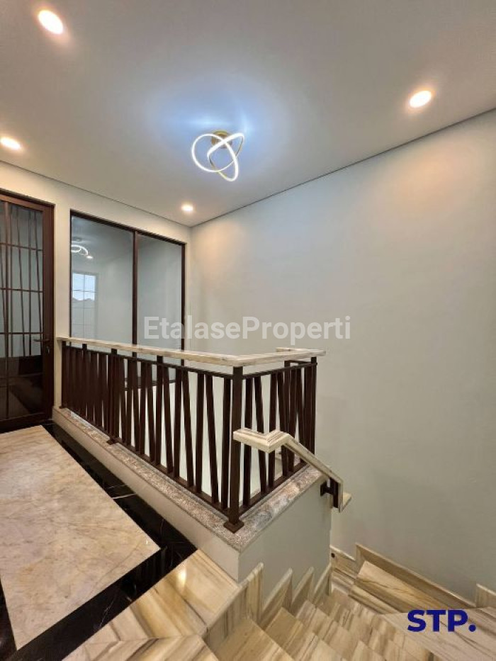 Foto properti Rumah Baru Puri Galaxy Cluster Jasmine Courts FULL UPGRADE MARMER 7