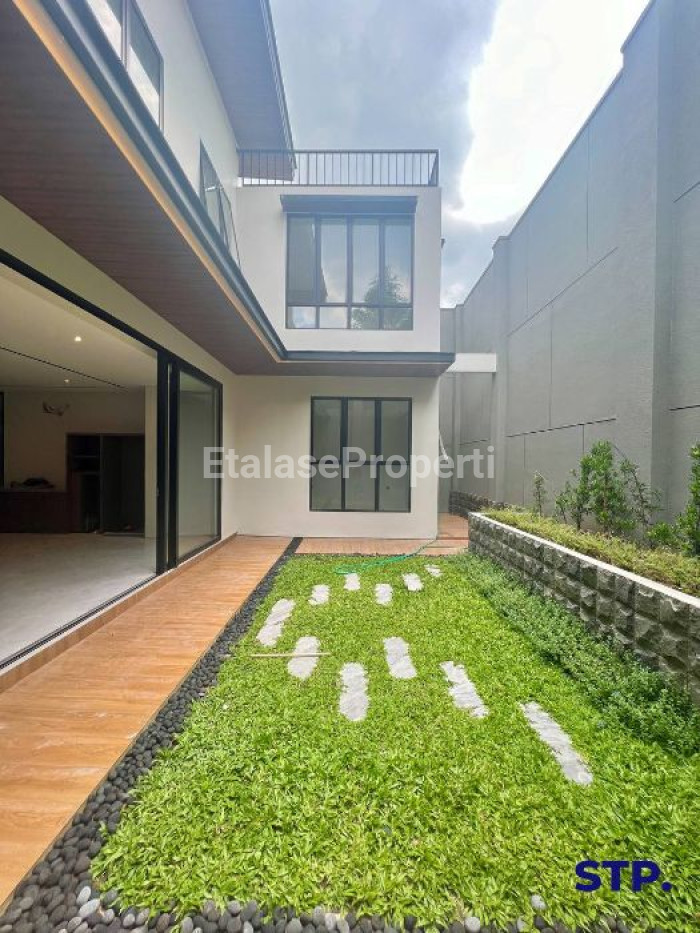 Foto properti Brand NEW, Rumah Di Citraland Luar Cluster Grand Eastwood 2