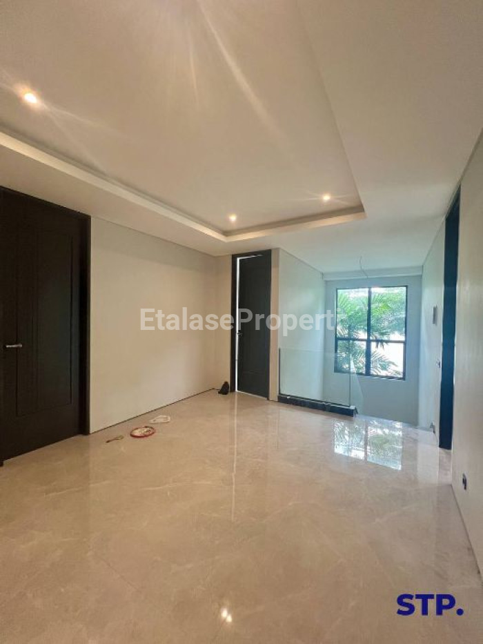 Foto properti Brand NEW, Rumah Di Citraland Luar Cluster Grand Eastwood 3