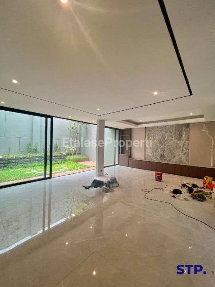 Foto properti Brand NEW, Rumah Di Citraland Luar Cluster Grand Eastwood 6