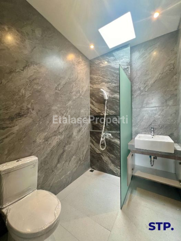 Foto properti Brand NEW, Rumah Di Citraland Luar Cluster Grand Eastwood 10