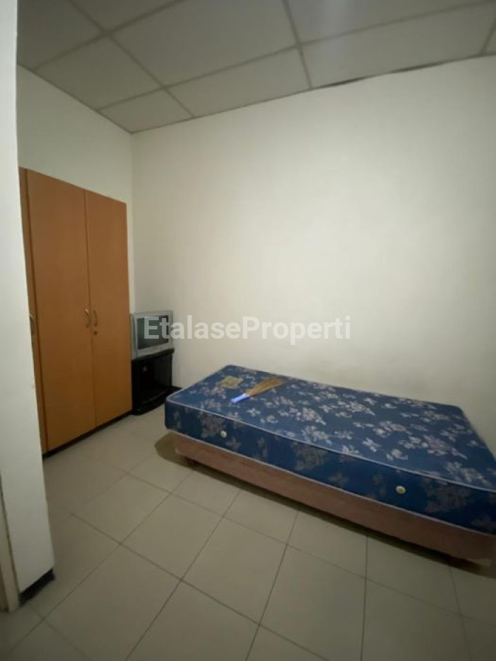 Foto properti Dijual Rumah Dan Bisnis Kos Daerah Siwalankerto Semi Furnish 6