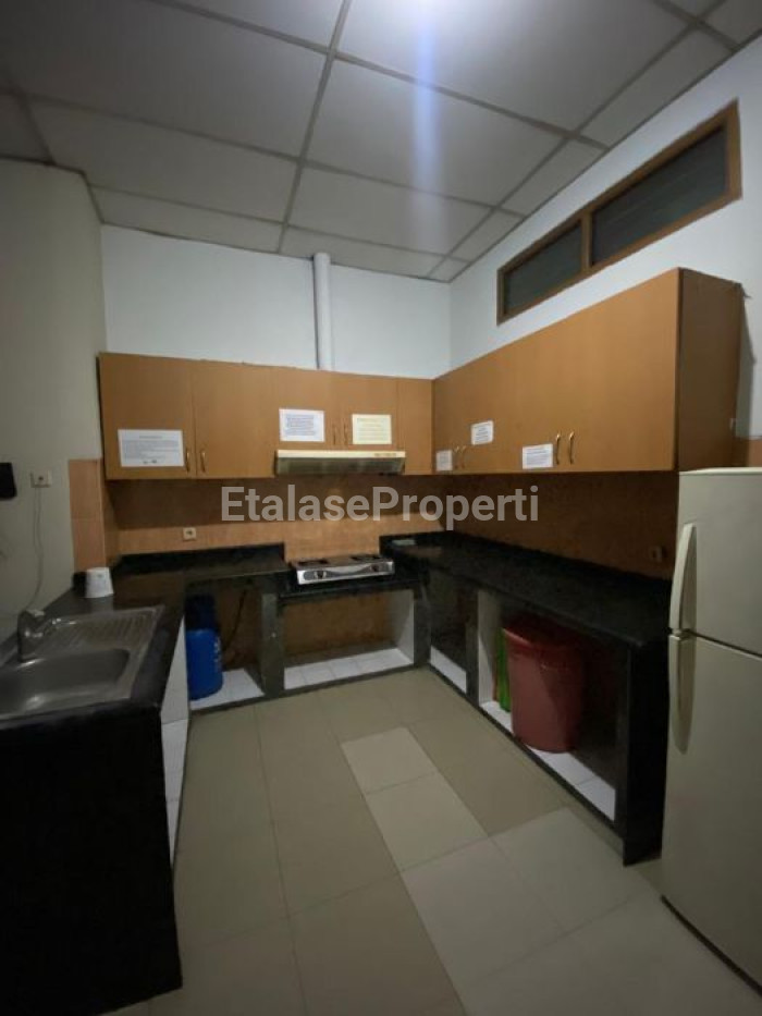 Foto properti Dijual Rumah Dan Bisnis Kos Daerah Siwalankerto Semi Furnish 10