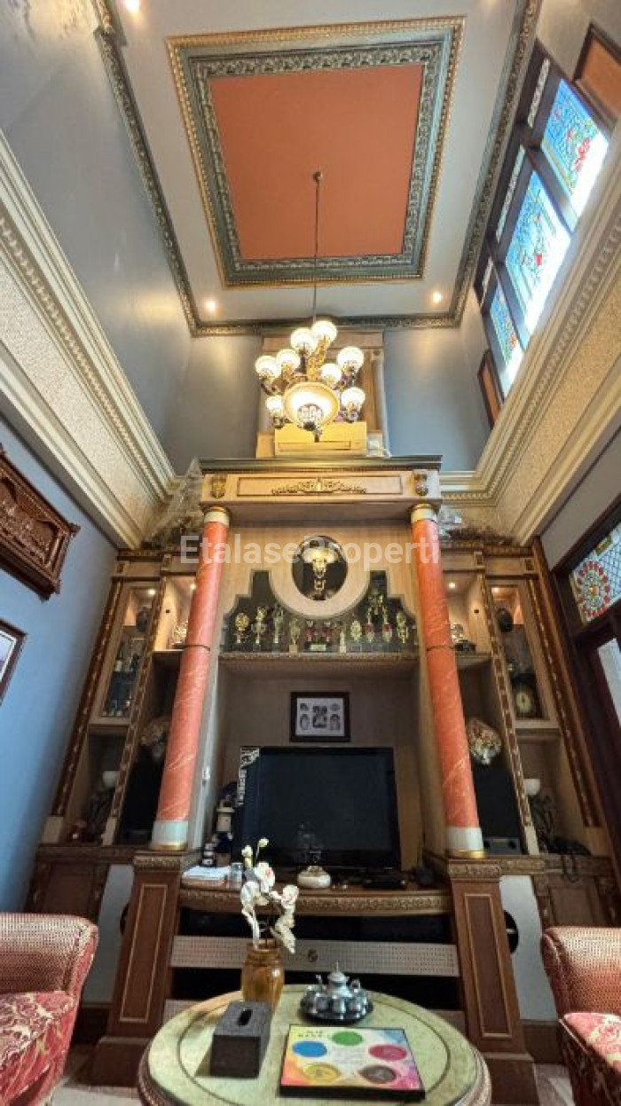 Foto properti Rumah Modern Klasik Romawi Sutorejo Prima Istimewa 3