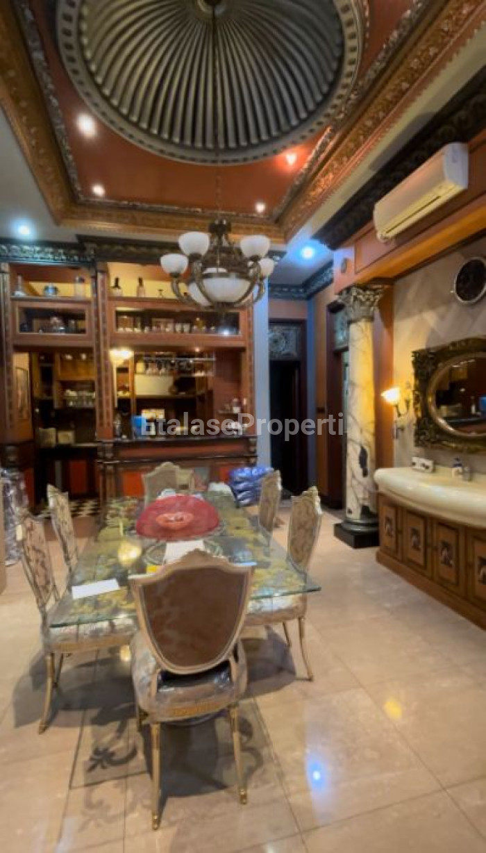 Foto properti Rumah Modern Klasik Romawi Sutorejo Prima Istimewa 5