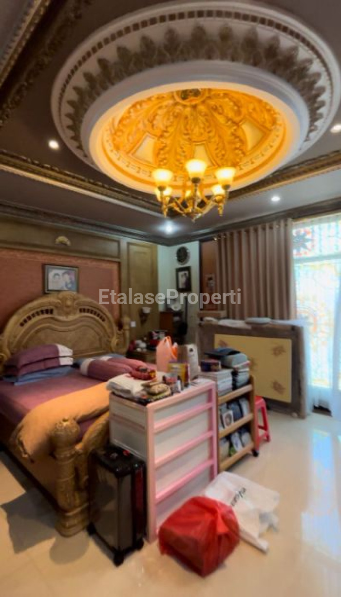 Foto properti Rumah Modern Klasik Romawi Sutorejo Prima Istimewa 9