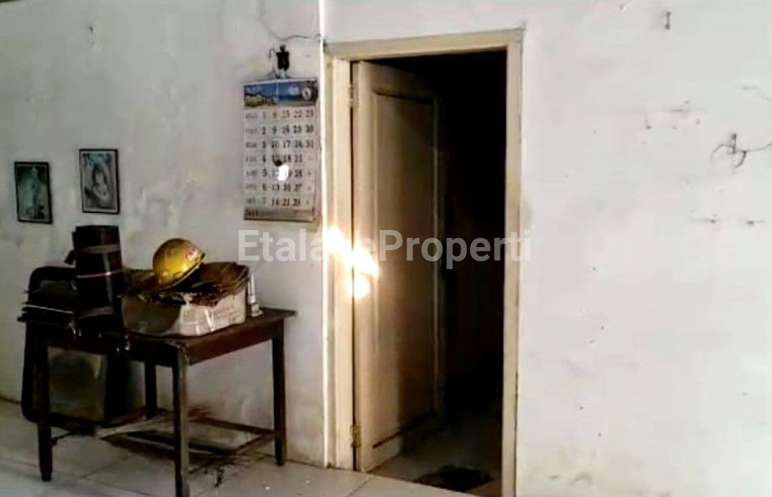 Foto properti Dijual Rumah Yos Sudarso Mojokerto Dekat Alun Alun Kota 4