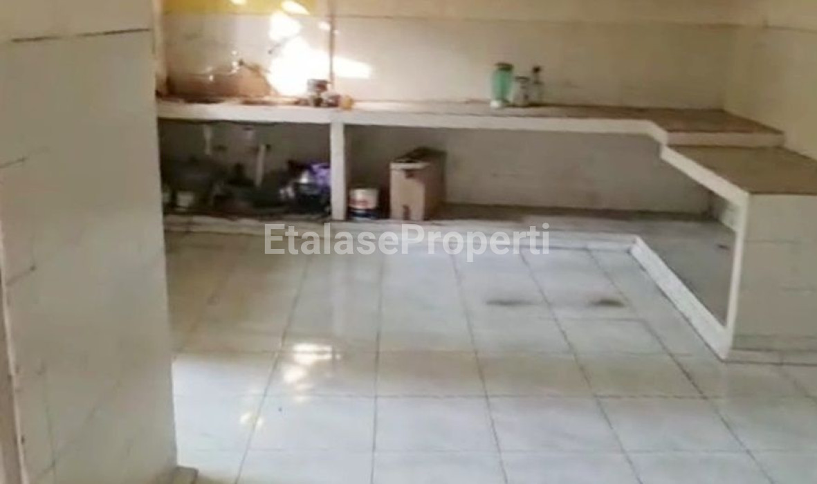 Foto properti Dijual Rumah Yos Sudarso Mojokerto Dekat Alun Alun Kota 8