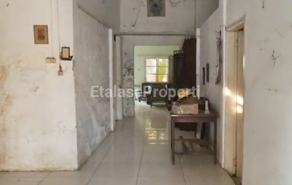 Foto properti Dijual Rumah Yos Sudarso Mojokerto Dekat Alun Alun Kota 9