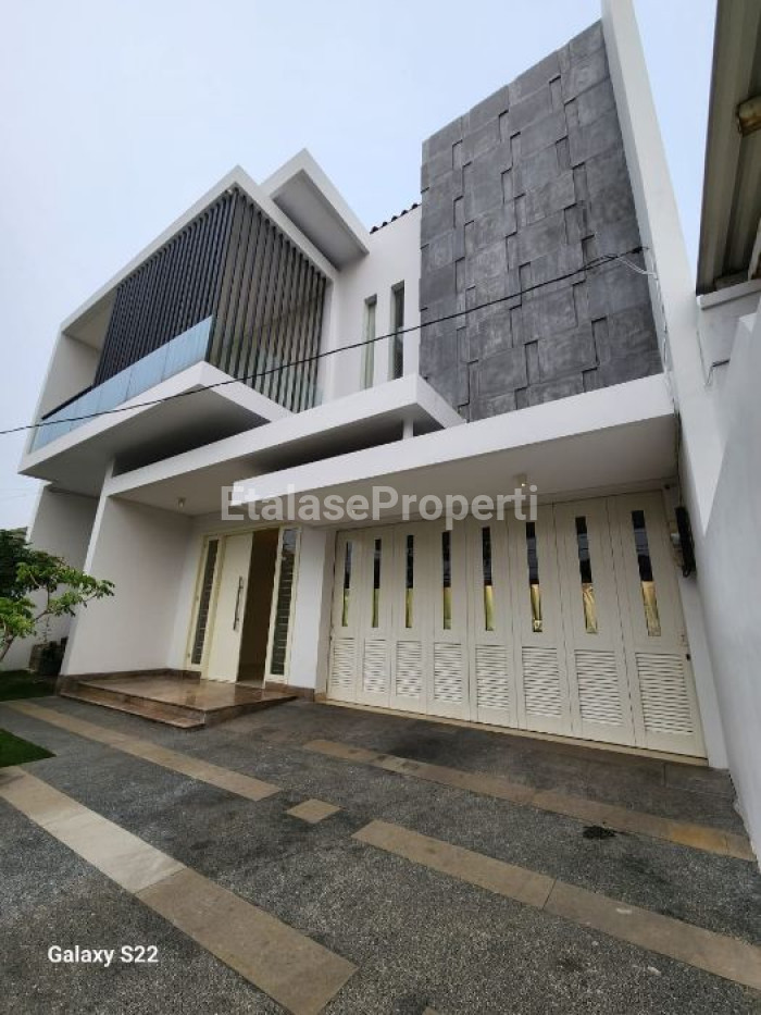 Foto properti Rumah Bagus Minimalis Modern Jemursari Timur 1