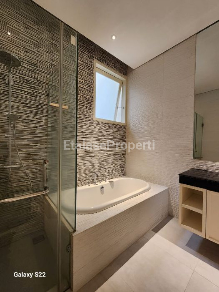 Foto properti Rumah Bagus Minimalis Modern Jemursari Timur 8